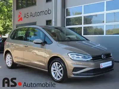 Gebraucht VW Golf VII 2018 Gold Limousine