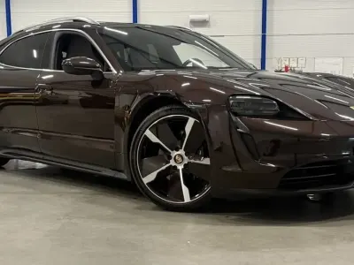 Gebraucht Porsche Taycan Sport Turismo 350 kW (476 PS) 2023 Mahagoni Kombi