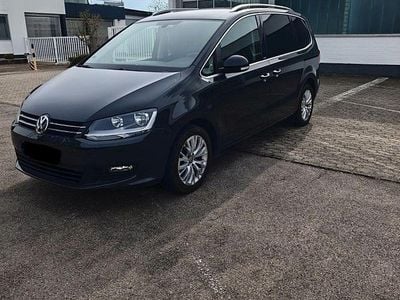 Second-hand VW Sharan 140 CP (102 kW) 2012 Gri Monovolum