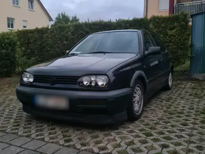 Używany VW Golf III GT 90 KM (66 kW) 1993 Szary Sedan/Limuzyna