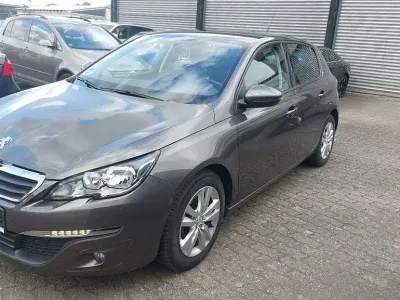 Gebraucht Peugeot 308 Active 120 PS (88 kW) 2016 Grau Limousine