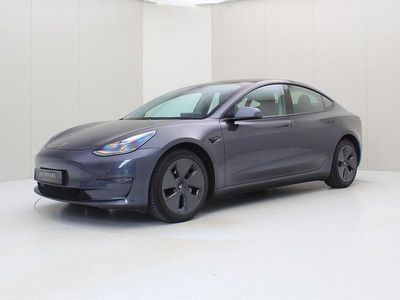 Begagnad Tesla Model 3 Long Range AWD 258 kW (351 HK) 2021 Grå Sedan