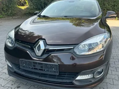 Gebraucht Renault Mégane GrandTour Initiale Paris 116 PS (85 kW) 2013 Braun Kombi