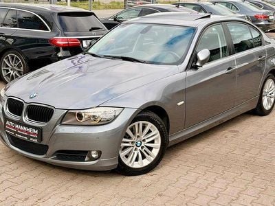 Usado BMW 318 Exclusive 143 HP (105 kW) 2010 Cinzento Sedan
