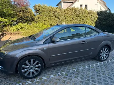 Gebraucht Ford Focus Cabriolet 137 PS (100 kW) 2008 Braun Cabrio