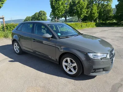 Gebraucht Audi A3 116 PS (85 kW) 2018 Grau Limousine