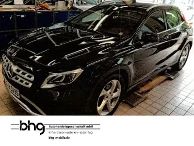 Gebraucht Mercedes GLA200 Urban 156 PS (114 kW) 2017 Schwarz SUV