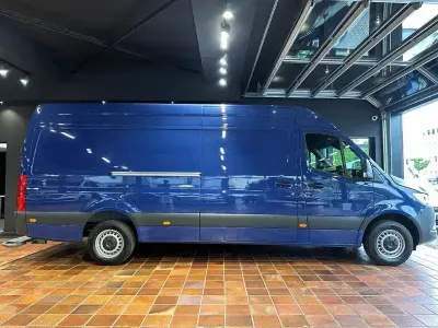 Gebraucht Mercedes Sprinter 170 PS (125 kW) 2024 Blau Van