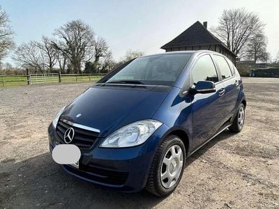 Gebraucht Mercedes A160 Elegance 102 PS (75 kW) 2010 Blau Limousine