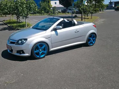 Gebraucht Opel Tigra 90 PS (66 kW) 2005 Silber Cabrio