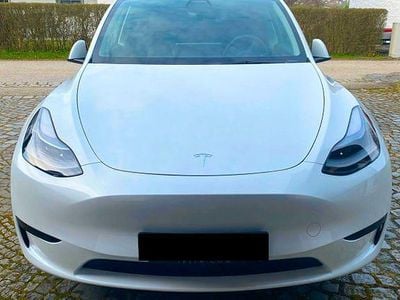 Weiß Gebraucht 2023 Tesla Model Y RWD SUV | 31.900 € (Fairer Preis)