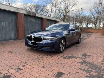 Gebraucht BMW 520 Sport Line 190 PS (139 kW) 2021 Blau Kombi