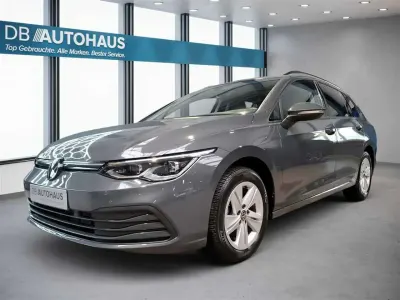 Käytetty VW Golf VIII Life 150 HP (110 kW) 2024 Harmaa Farmari