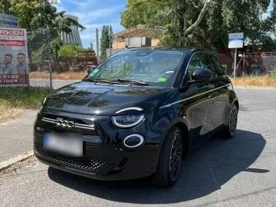 Second-hand Fiat 500e La Prima 86 kW (118 CP) 2021 Negru Berlinǎ