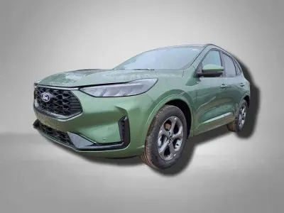 Neu Ford Kuga ST-Line 185 PS (136 kW) 2025 Desert blue metallic SUV