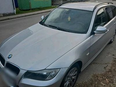 Gebraucht BMW 320 177 PS (130 kW) 2009 Silber Kombi