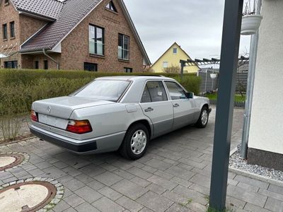 gebraucht Mercedes E230 W124 H kennzeichnen