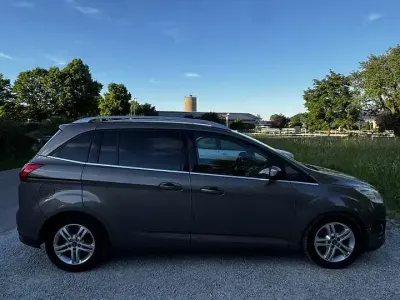 Używany Ford C-MAX Trend 116 KM (85 kW) 2012 Minivan