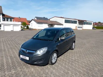 Usata Opel Zafira Family 125 CV (91 kW) 2013 Grigio Monovolume