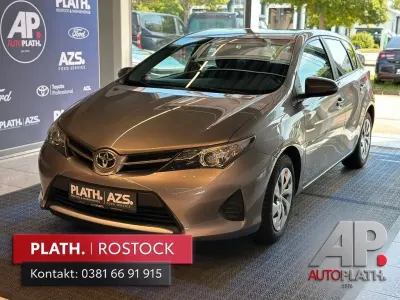 Gebraucht Toyota Auris Cool 99 PS (72 kW) 2012 Beige Kleinwagen