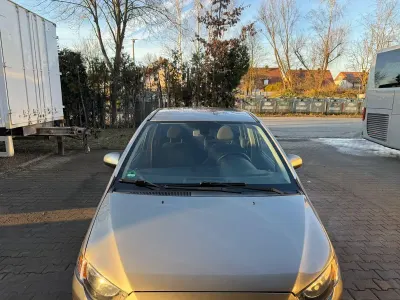 Gebraucht Mitsubishi Colt Inform 95 PS (69 kW) 2009 Beige Kleinwagen