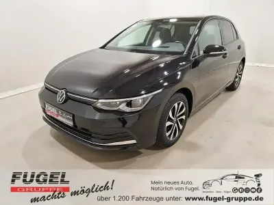 Gebraucht VW Golf VIII Active 150 PS (110 kW) 2023 Deep black perleffekt Limousine
