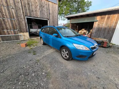 Gebraucht Ford Focus 125 PS (91 kW) 2009 Blau Kombi