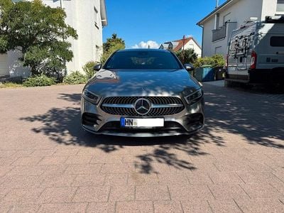 Grau Gebraucht 2019 Mercedes A220 AMG line Limousine | 24.999 € (Etwas zu teuer)