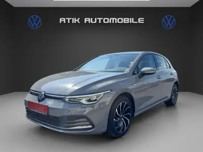 Gebraucht VW Golf VIII Style 190 PS (139 kW) 2024 Grau Limousine