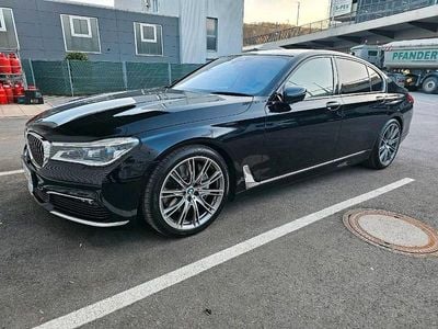 Usata BMW 750 Shadowline 449 CV (330 kW) 2017 Nero Berlina