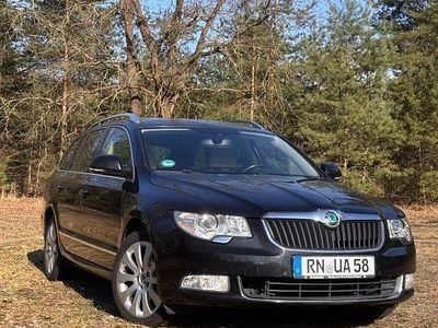 Gebraucht Skoda Superb Elegance 160 PS (117 kW) 2010 Schwarz Kombi