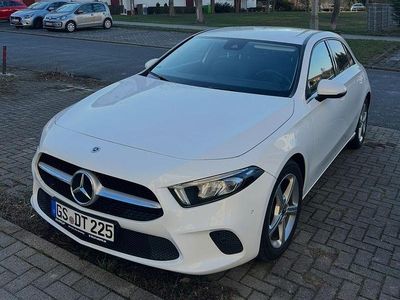 Gebraucht Mercedes A180 116 PS (85 kW) 2020 Weiß Limousine