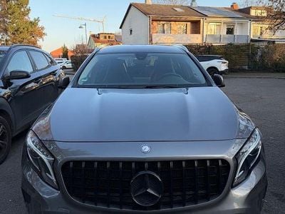 Gebraucht Mercedes GLA200 Style 156 PS (114 kW) 2016 Silber SUV