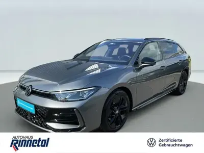 Gebraucht VW Passat R-line 150 PS (110 kW) 2024 Grau Kombi