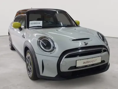 Käytetty Mini Cooper SE 135 kW (184 HP) 2022 Valkoinen Viistoperä
