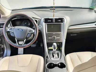 Gebraucht Ford Mondeo 140 PS (102 kW) 2018 Grau Limousine