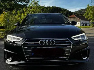 Gebraucht Audi A4 S-Line 190 PS (139 kW) 2019 Grau Limousine
