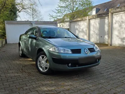 Gebraucht Renault Mégane Cabriolet Privilege 113 PS (83 kW) 2004 Grün Cabrio