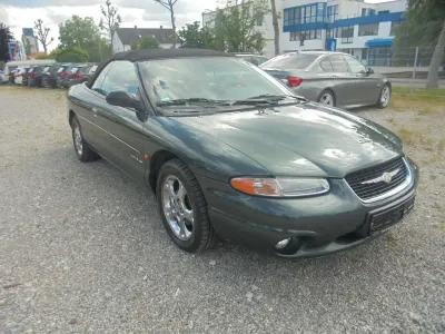 Begagnad Chrysler Stratus Limited 163 HK (119 kW) 2000 Grön Cab