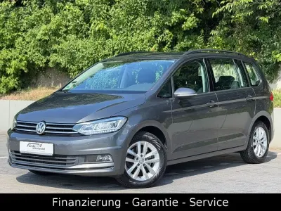 Gebraucht VW Touran Comfortline 150 PS (110 kW) 2019 Indiumgrau Van / Kleinbus