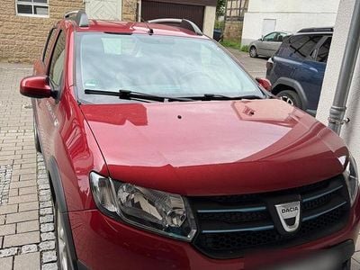 Gebraucht Dacia Sandero 90 PS (66 kW) 2015 Rot Kleinwagen