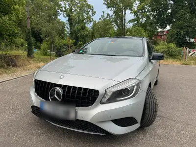 Gebraucht Mercedes A200 Urban 156 PS (114 kW) 2012 Silber Kleinwagen