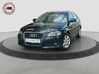 Gebraucht Audi A3 125 PS (91 kW) 2010 Blau Kleinwagen