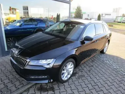 Occasion Skoda Superb Ambition 150 PK (110 kW) 2024 Zwart Stationwagen