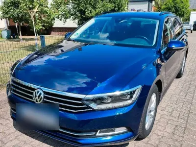 Gebraucht VW Passat 190 PS (139 kW) 2019 Blau Kombi