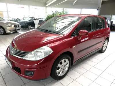 Gebraucht Nissan Tiida Acenta 126 PS (92 kW) 2008 Rot Limousine