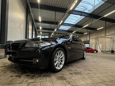 Usata BMW 530 Comfort Edition 258 CV (189 kW) 2013 Nero Station wagon