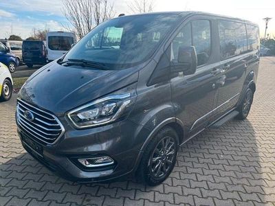 Grau Gebraucht 2022 Ford Tourneo Custom Titanium X Van | 28.840 € (Etwas zu teuer)