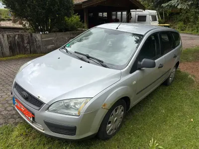 Gebraucht Ford Focus Titanium 116 PS (85 kW) 2004 Silber Kombi