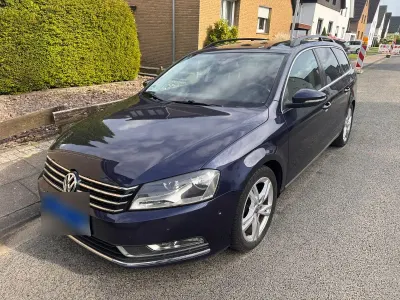 Gebraucht VW Passat 140 PS (102 kW) 2011 Blau Kombi